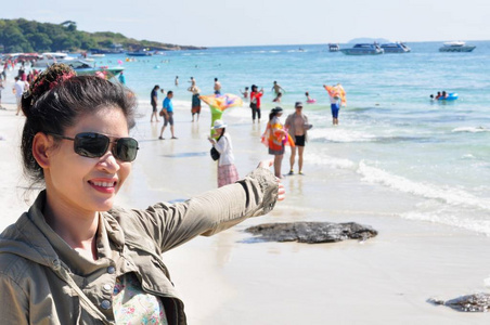 旅行 假日 女人 闲暇 太阳 放松 旅游业 天空 夏天 海岸