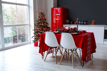 公寓 圣诞节 在室内 椅子 蜡烛 台布 桌子 颜色 杯子