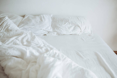 被单 早晨 凌乱 枕头 床单 毯子 植物 酒店 睡觉 亚麻布