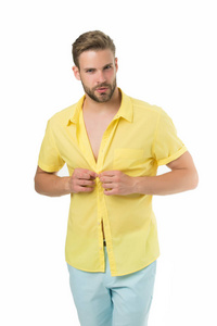 帅气男性购物试衣服帅气的时尚模特.性感的男子汉服装.大热天.