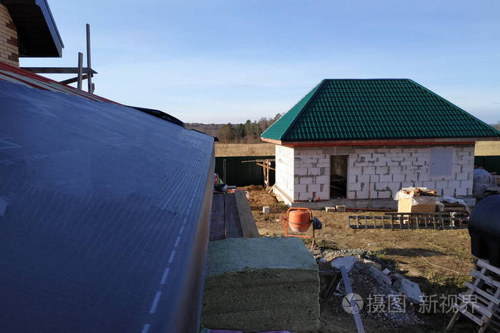 整修 屋顶 建筑 固定 建设 木材 修理 基底 应用 瓦片