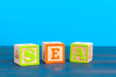 方块木块和字母表建立单词海
