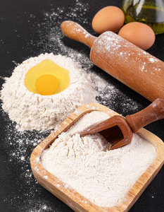 自制 谷类食品 糕点 配方 厨房 鸡蛋 面粉 食物 木材