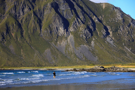 波动 岛屿 女人 斯堪的纳维亚 海滩 孤独 斯卡根 岩石