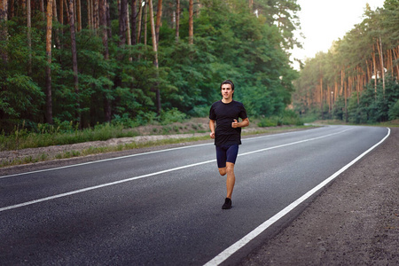锻炼 森林 日出 运动 慢跑者 有氧运动 自然 成人 训练