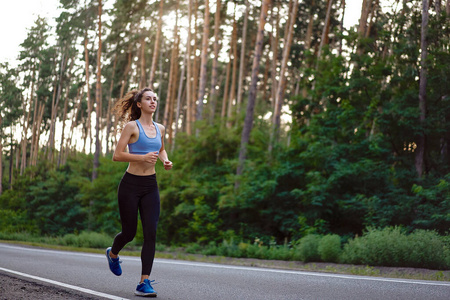 运行 日出 锻炼 女人 慢跑 自然 健康 运动 白种人 公园