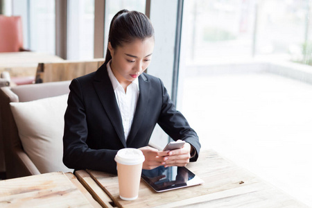 美丽的电话推销员图片