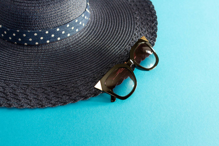 假期 夏天 鸡尾酒 太阳镜 配件 玻璃杯 旅行 海滩 帽子