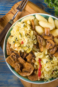 西里西亚语 午餐 面条 猪肉 烹饪 食物 痛风 蘑菇 沙拉