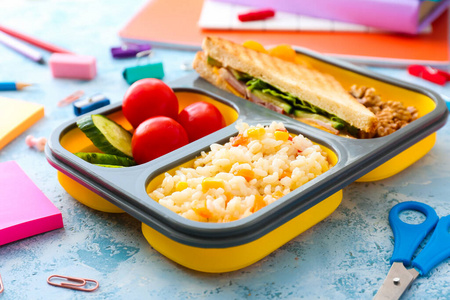 学校 满的 颜色 小吃 蔬菜 食物 饮食 教育 小孩 午餐