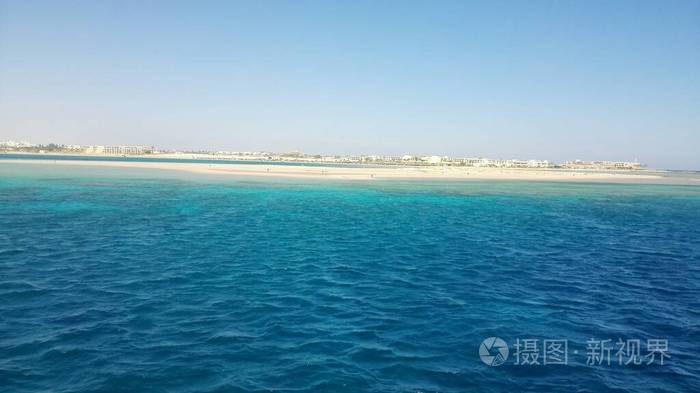 在一个阳光明媚的日子里没有人的红海和地中海全景