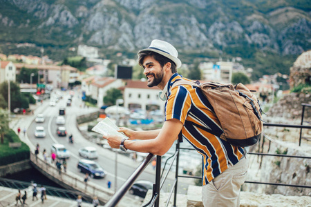 旅行 男人 闲暇 旅游业 成人 旅行者 肖像 摄影师 徒步旅行者