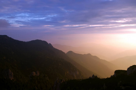 自然 夏天 森林 黎明 傍晚 小山 风景 日出 旅行 太阳