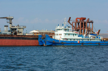 渔夫 运输 行业 港口 旅行 内河船 起重机 钓鱼 工艺