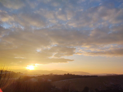 天空 日出 早晨 场景 夏天 季节 黎明 风景 领域 傍晚