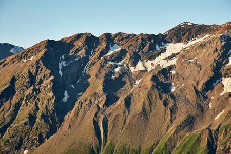 高山夏季风景优美。自然山地背景。