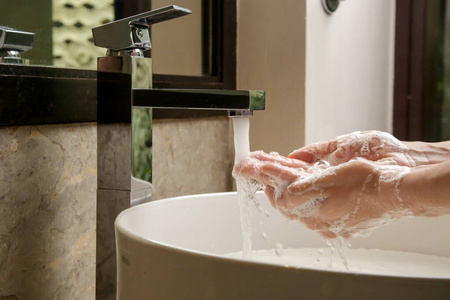 洗手间 病毒 浴室 照顾 细菌 保护 女人 泡沫 人类 泼洒