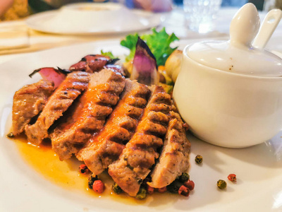 猪肉 晚餐 烤的 油炸 里脊肉 午餐 牛排 美食家 特写镜头