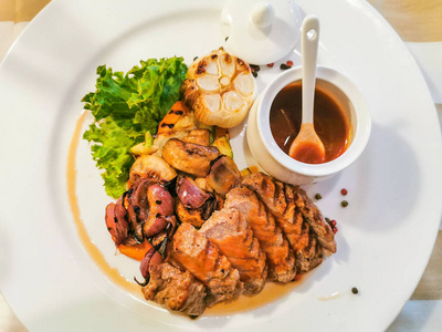 烤架 烤的 餐厅 美味的 盘子 特写镜头 油炸 食物 牛肉