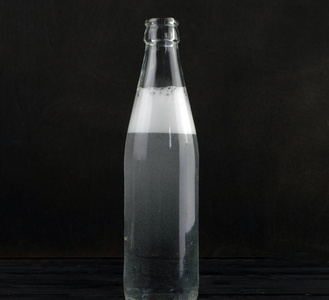 空的 饮料 液体 透明的 玻璃 寒冷的 点心 牛奶 瓶子
