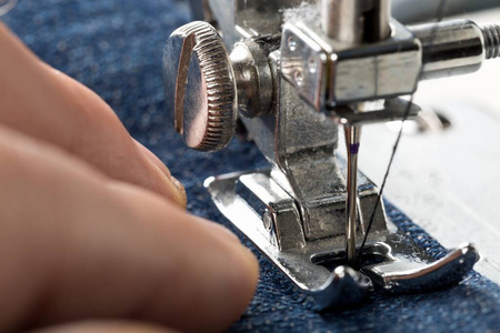 缝纫 男人 机制 工具 特写镜头 机械 修理 工作 时尚