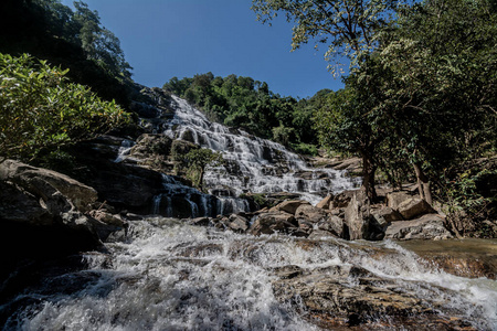 落下 树叶 自然 风景 岩石 公园 旅行 运动 小溪 泰国