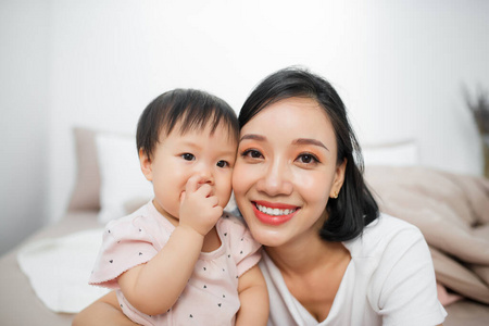 在一起 快乐 女儿 小孩 女人 越南人 童年 家庭 女孩