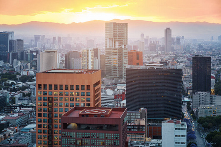 旅游业 摩天大楼 发光 高的 天线 闪耀 城市景观 屋顶