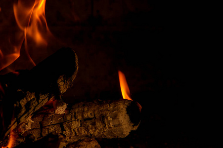 发光 热的 烤架 满的 壁炉 篝火 木炭 能量 燃烧 野火
