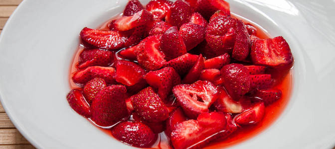 夏天 盘子 食物 营养 健康 甜点 草莓 美味的 浆果 甜的