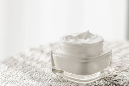 罐装面霜保湿霜,豪华护肤化妆品,有机抗衰老产品,健康美容照片