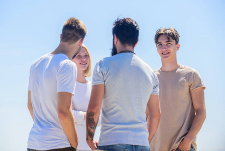 社会互动.人际交流.快乐的人在交流.网络概念.和朋友在一起照片