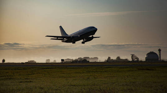 运输 旅行 假日 车辆 着陆 航班 日落 航空 发动机 技术