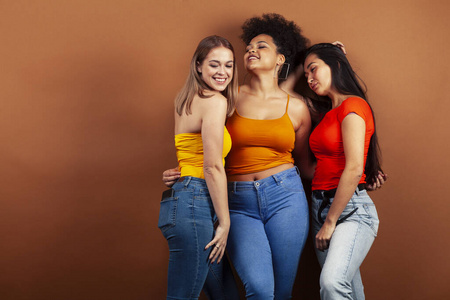 生活多民族图片