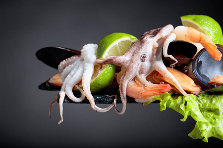 生的 开胃菜 海鲜 柠檬 烹饪 鱿鱼 沙拉 复制空间 营养