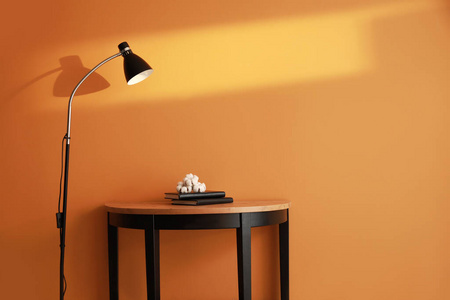 美丽的 最小值 颜色 公寓 极简主义 房子 桌子 趋势 在室内
