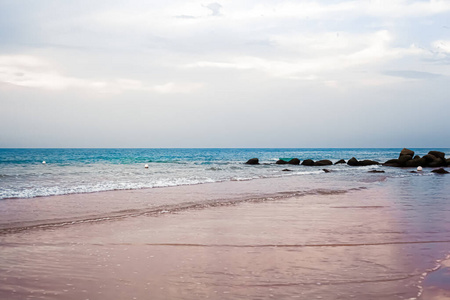 美丽的海景或海景，热带沙滩上的海景，暑假旅游和度假胜地