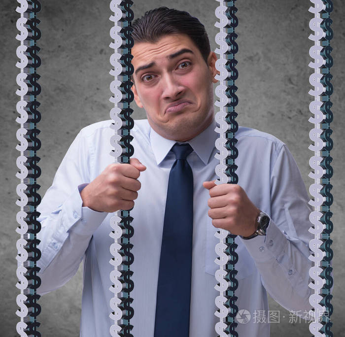 带着美元被困在监狱里的人