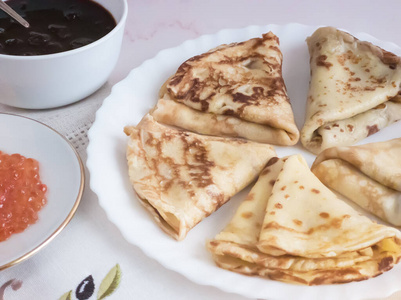 狂欢节 烹饪 油炸 绉纱 面包 俄语 午餐 颜色 食物 奶油