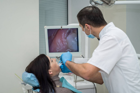 女孩 程序 镜子 牙科 病人 治疗 正畸 工具 职业 人类