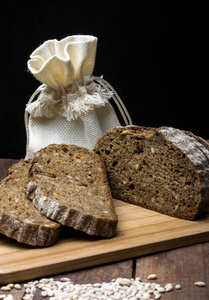 麸皮面包面团图片