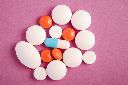 维生素 药物 上瘾 治愈 照顾 头痛 疼痛 特写镜头 阿司匹林
