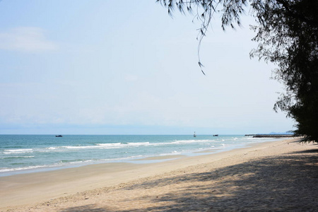 海岸 美丽的 海景 巡航 海洋 海滩 放松 自然 雨伞 太阳