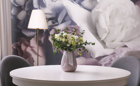 花瓶 时尚 芳香 墙纸 椅子 玫瑰 在室内 花束 要素 房间