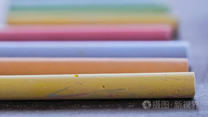 幼儿园 紫色 工具 纸张 教育 绘画 彩虹 柔和的 学校