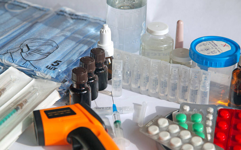 接种疫苗 照顾 科学 注射器 药物治疗 药房 流行病 科学家