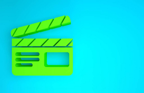 绿色电影快板图标独立于蓝色背景。电影拍板。隔板标志。电影制作或传媒业。极简主义概念。三维插图三维渲染