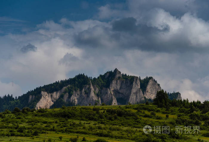 森林 公园 冒险 春天 小山 地标 天空 欧洲 旅行者 美丽的