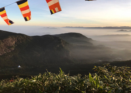 天空 日出 美丽的 小山 旅行 公司 阳光 日落 地平线