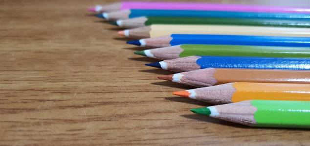 绘画 光谱 彩虹 蜡笔 颜色 木材 艺术 教育 油漆 学校